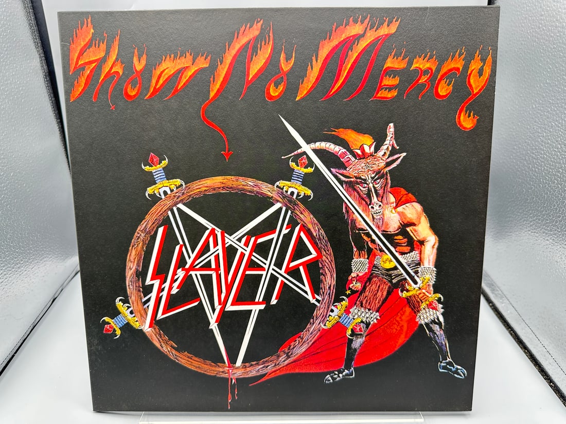 Slayer: Show No Mercy (2021), remastered reissue, red & black vinyl, EU pressing: Slayer: Show No Mercy (2021), remastered reissue, red & black vinyl, EU pressing - Records are untested by auction house for play quality. All items are sold as is.
