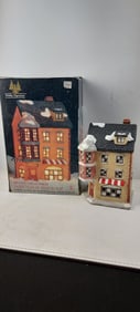 1992 Holiday Expressions Dickens Collectables Down Painted House Lighted Ceramic Building