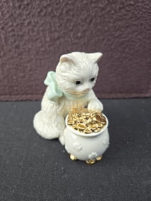 Lenox Porcelain Irish Cat with Pot of Gold Figurine