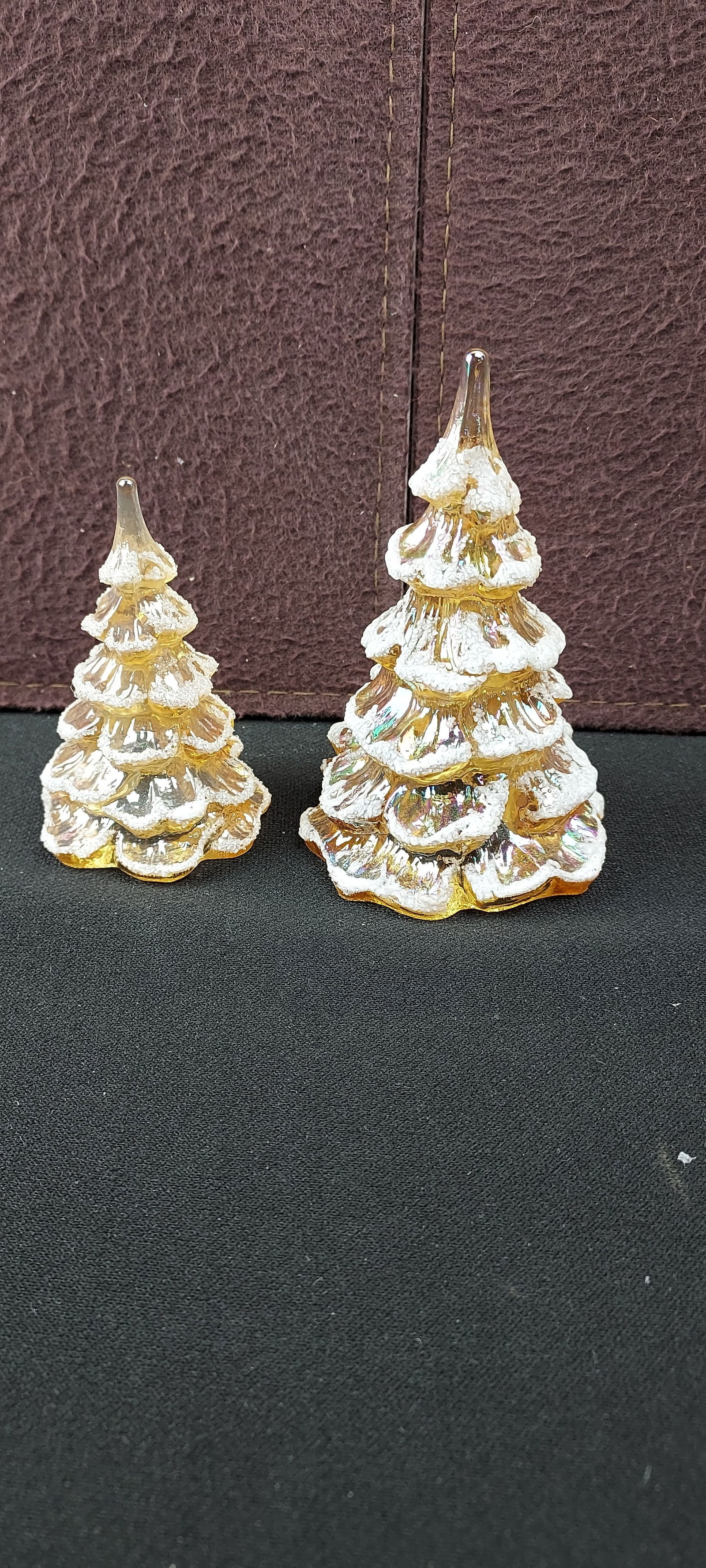 Pair of Fenton Iridescent Carnival Glass Christmas Tree Figurines, Snow Frosted, 9555GL (1 of 6)
