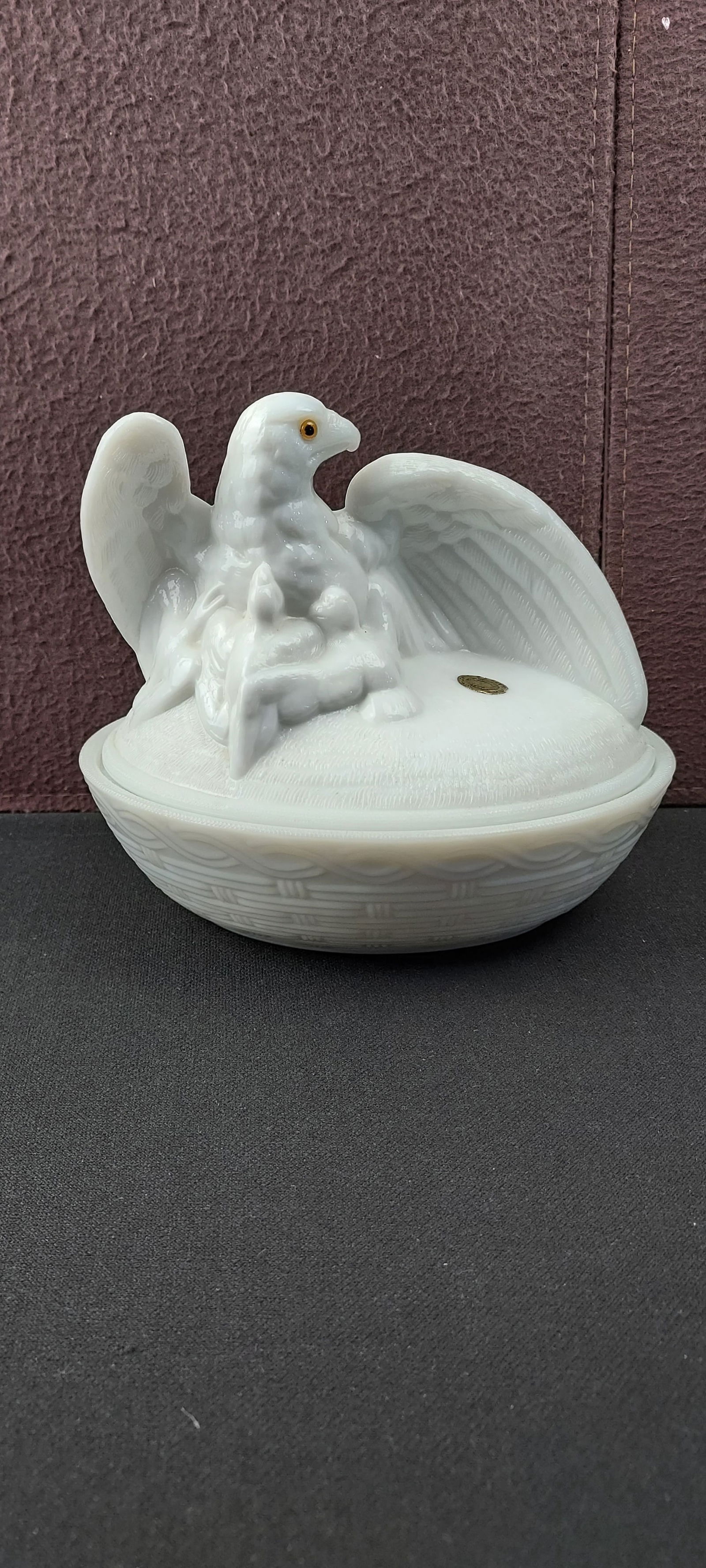 Westmoreland Milk Glass Eagle on Nest Covered Dish (1 of 8)