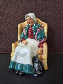 1945 Royal Doulton Forty Winks HN 1974