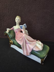 1971 Royal Doulton Figurine Repose HN2272