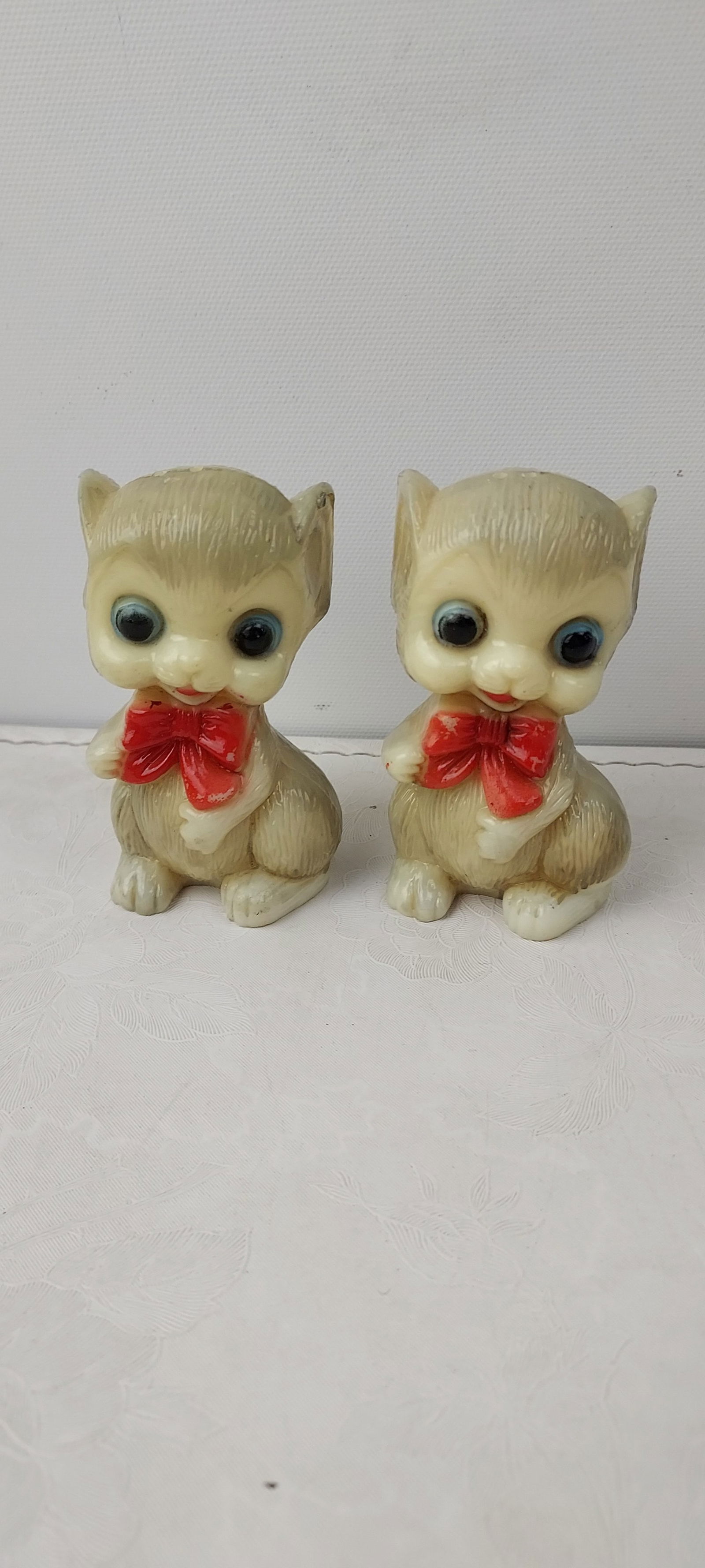 A Lot of Vintage Hong Kong Plastic Mice Salt & Pepper Shakers and Assorted Ceramic Fowl Figurines (1 of 2)