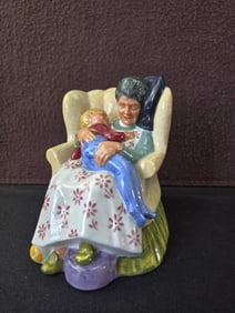 1970 Royal Doulton Sweet Dreams HN2380 Figurine