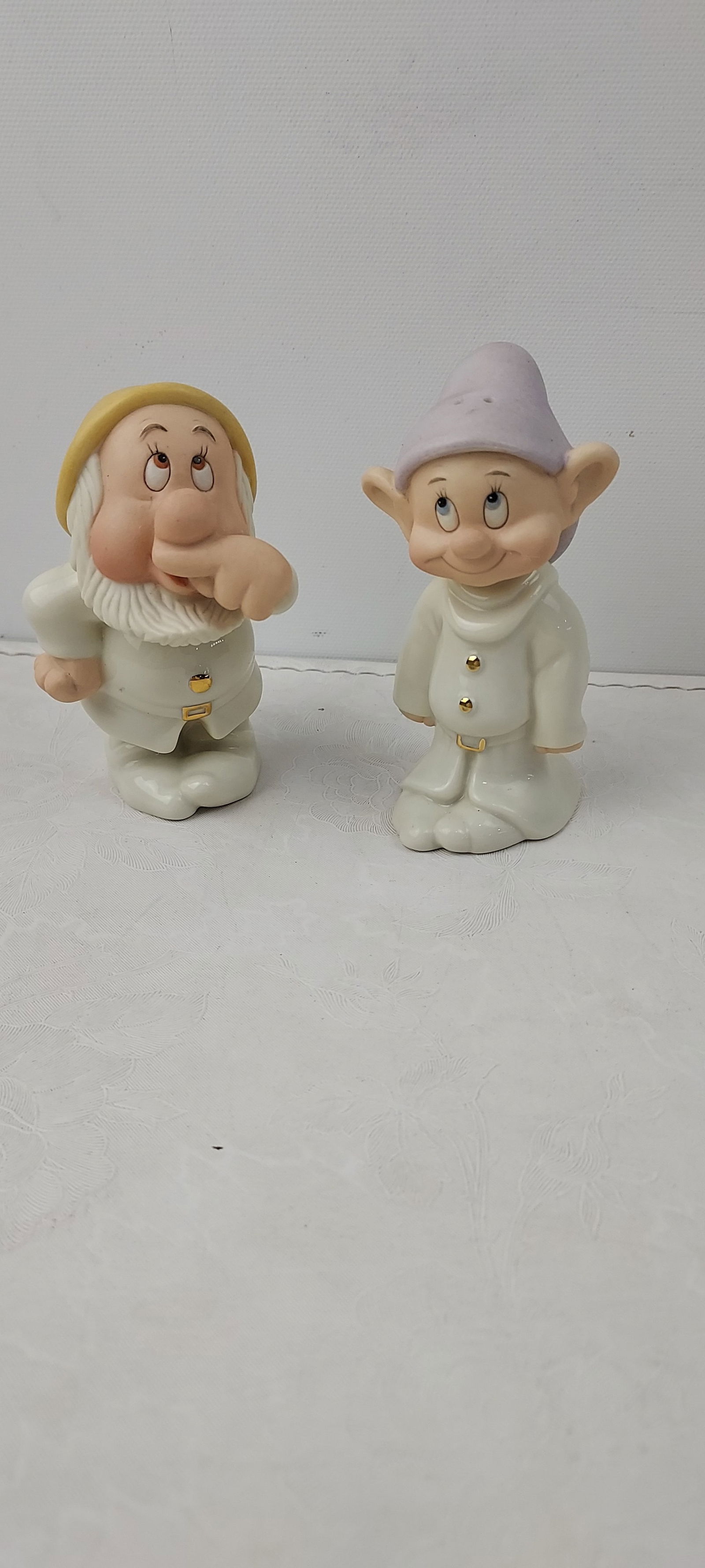 Lenox Disney's Snow White and the Seven Dwarfs Dopey & Sneezy Salt & Pepper Shaker Set (1 of 4)