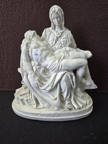 1963 Austin Production Michelangelo's Piet? Reproduction Statuette