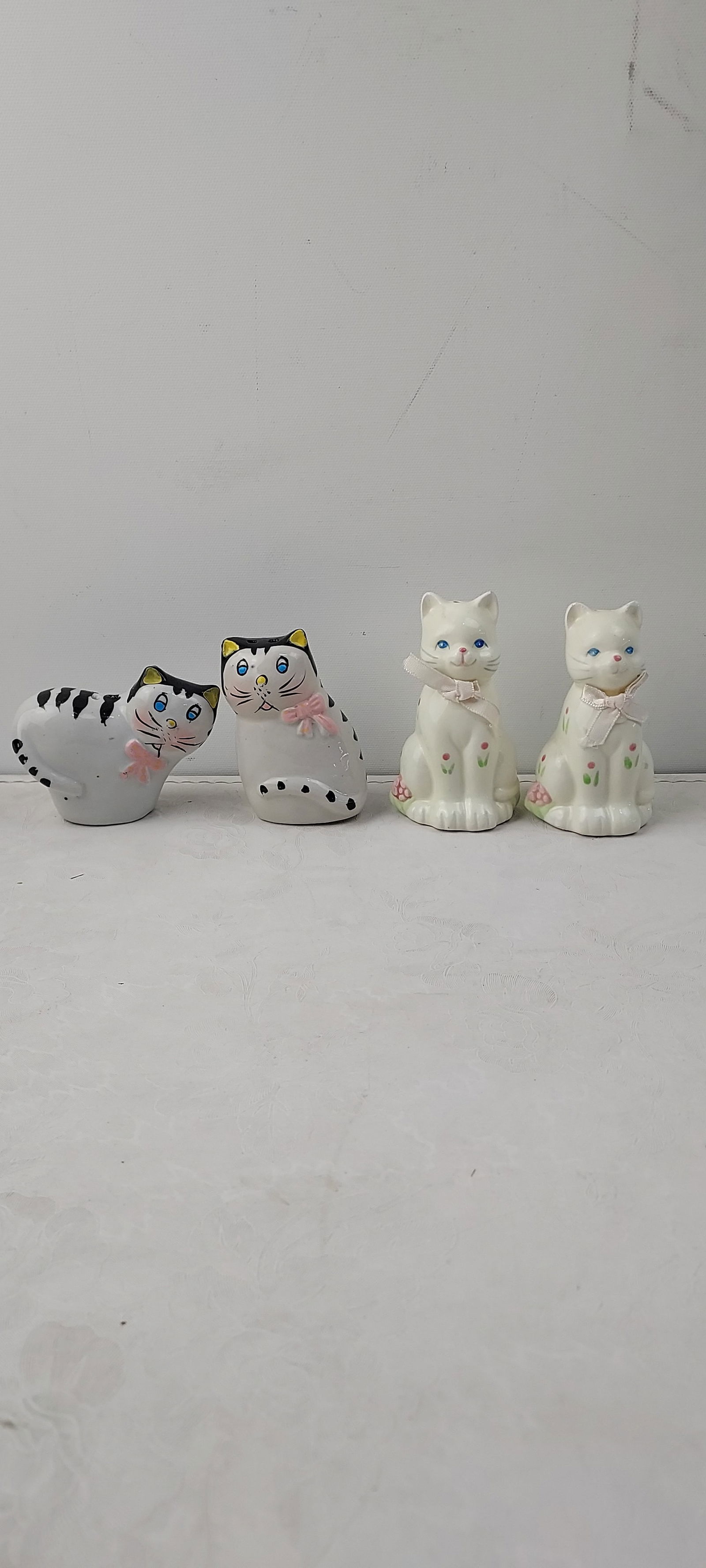 Two Pairs of Vintage Ceramic Cat Figurines and Salt & Pepper Shakers, Damage on The All White (1 of 8)