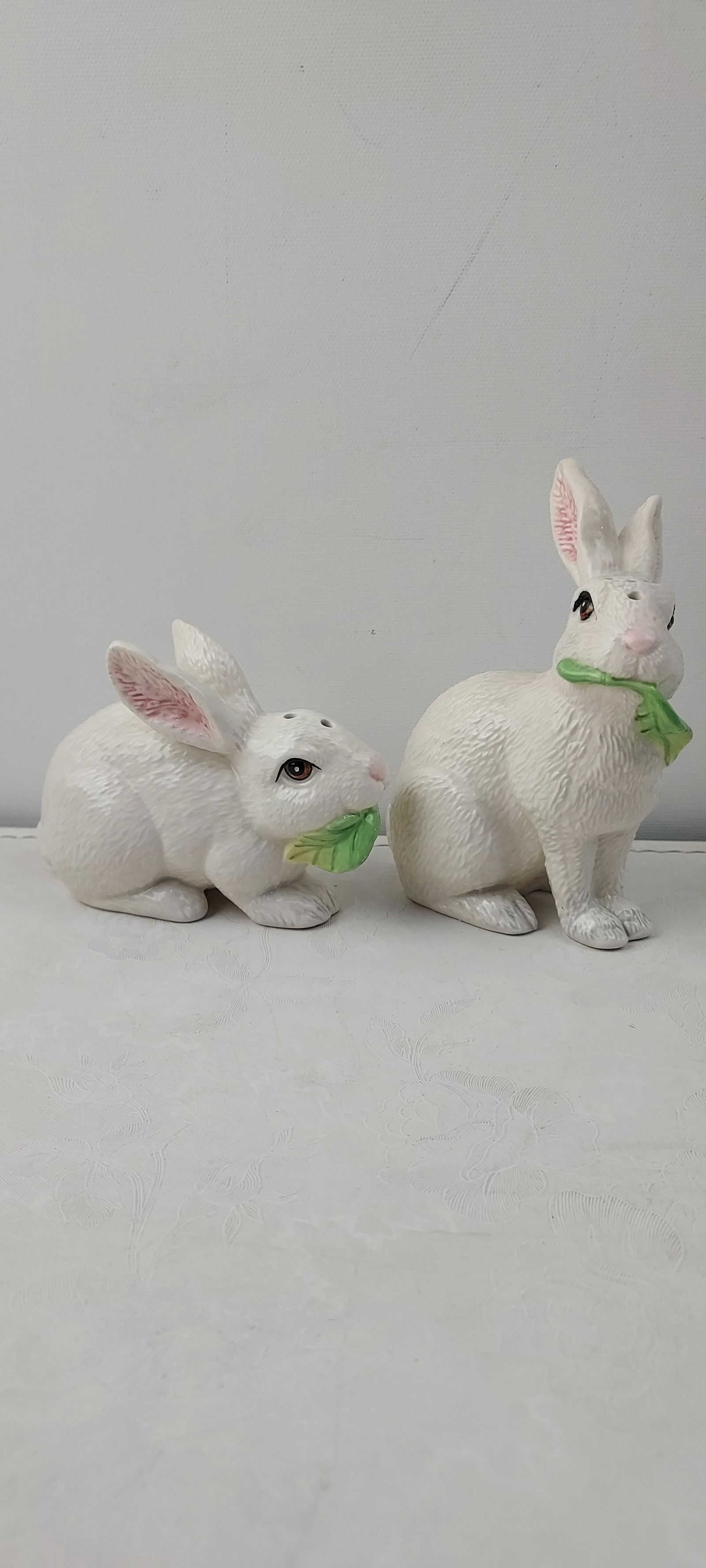A Pair of White Ceramic Rabbit Salt & Pepper Shakers (1 of 4)