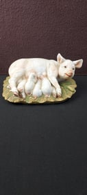 1985 HOMCO Masterpiece Porcelain Mama Pig (Sow) with Four Nursing Piglets Figurine
