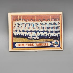 1957 Topps New York Yankees #97