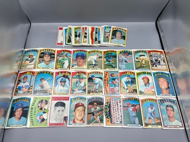 Lot of (75+) 1972 Topps Baseball Cards - Varying Conditions