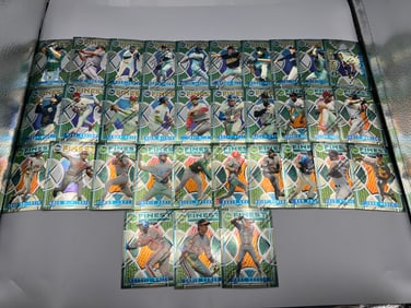 Lot of (33) 1995 Topps Finest Baseball Cards - Varying Conditions