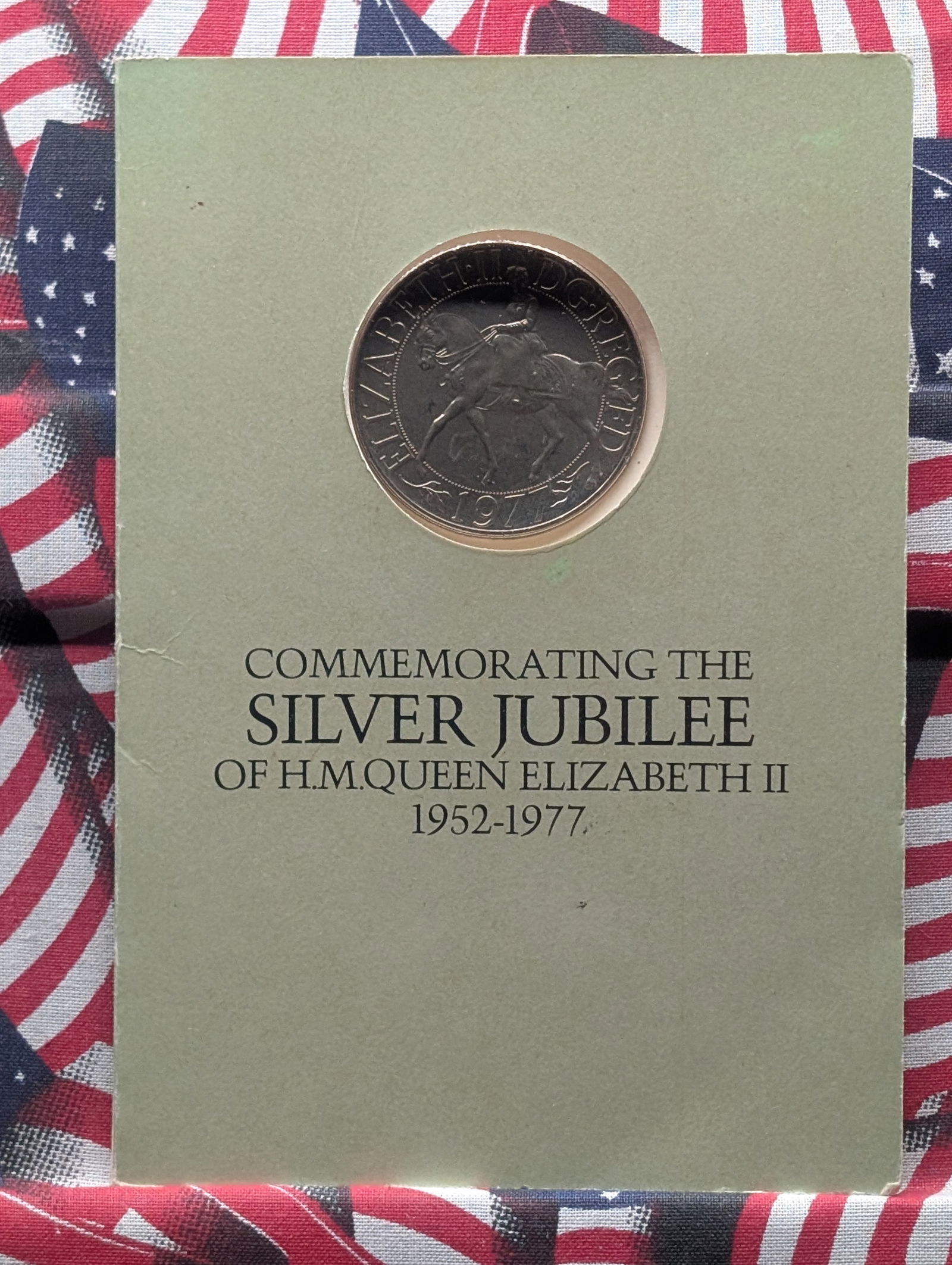 1977 Commemorating The Silver Jubilee of H.M. Queen Elizibeth II Twenty-five New Pence Coin (1 of 4)