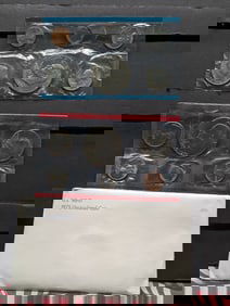 1975 P&D U.S. Mint Uncirculated Coin Set In OGP