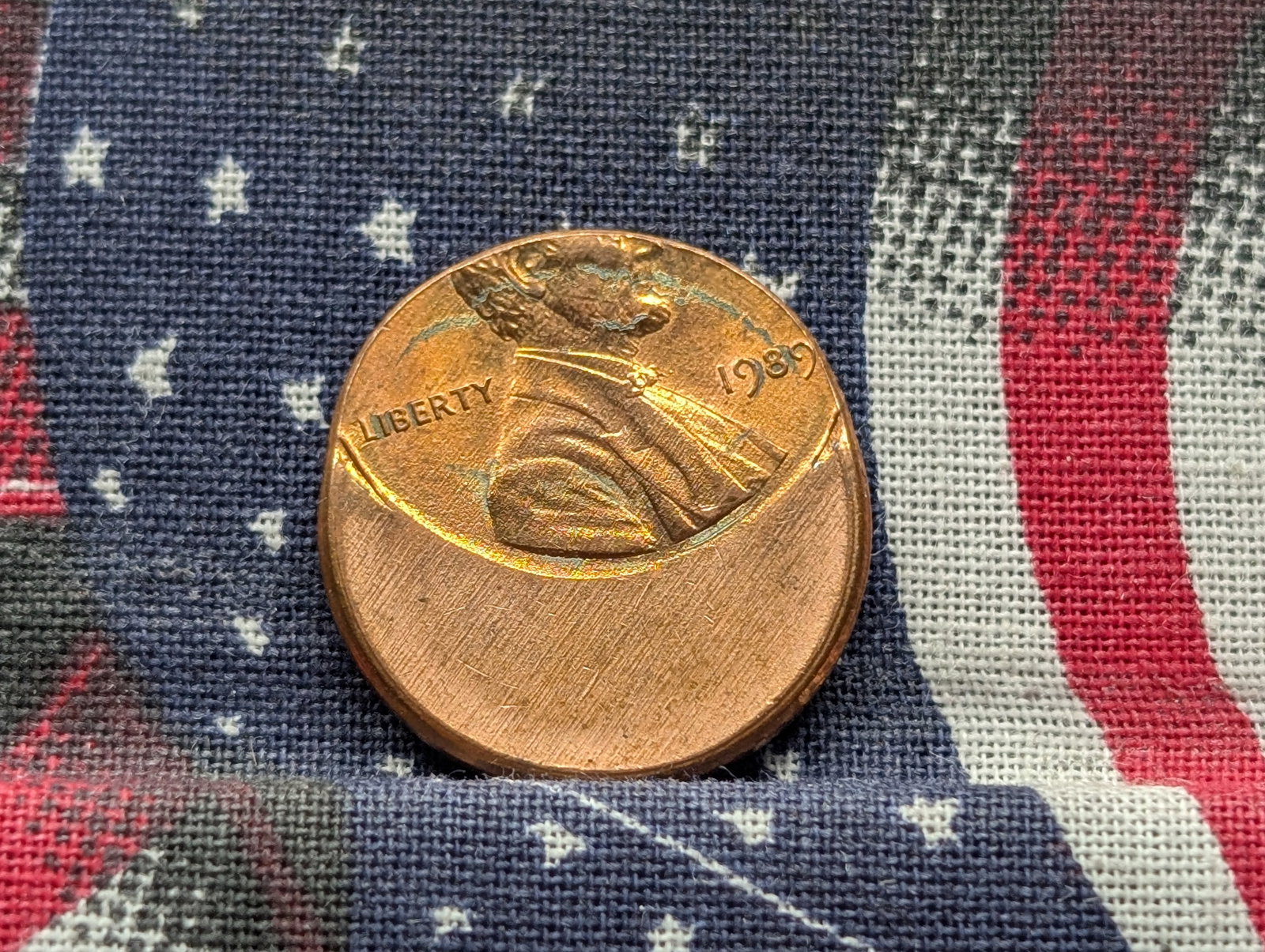 ERROR ALERT. 1989 Lincoln 50% Off Center. Red BU. Scarce With Date. (1 of 3)