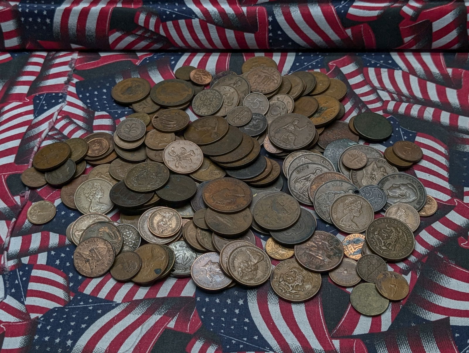 Bag of Assorted Copper coins, Various Countries: Bag of Assorted Copper coins, Various Countries