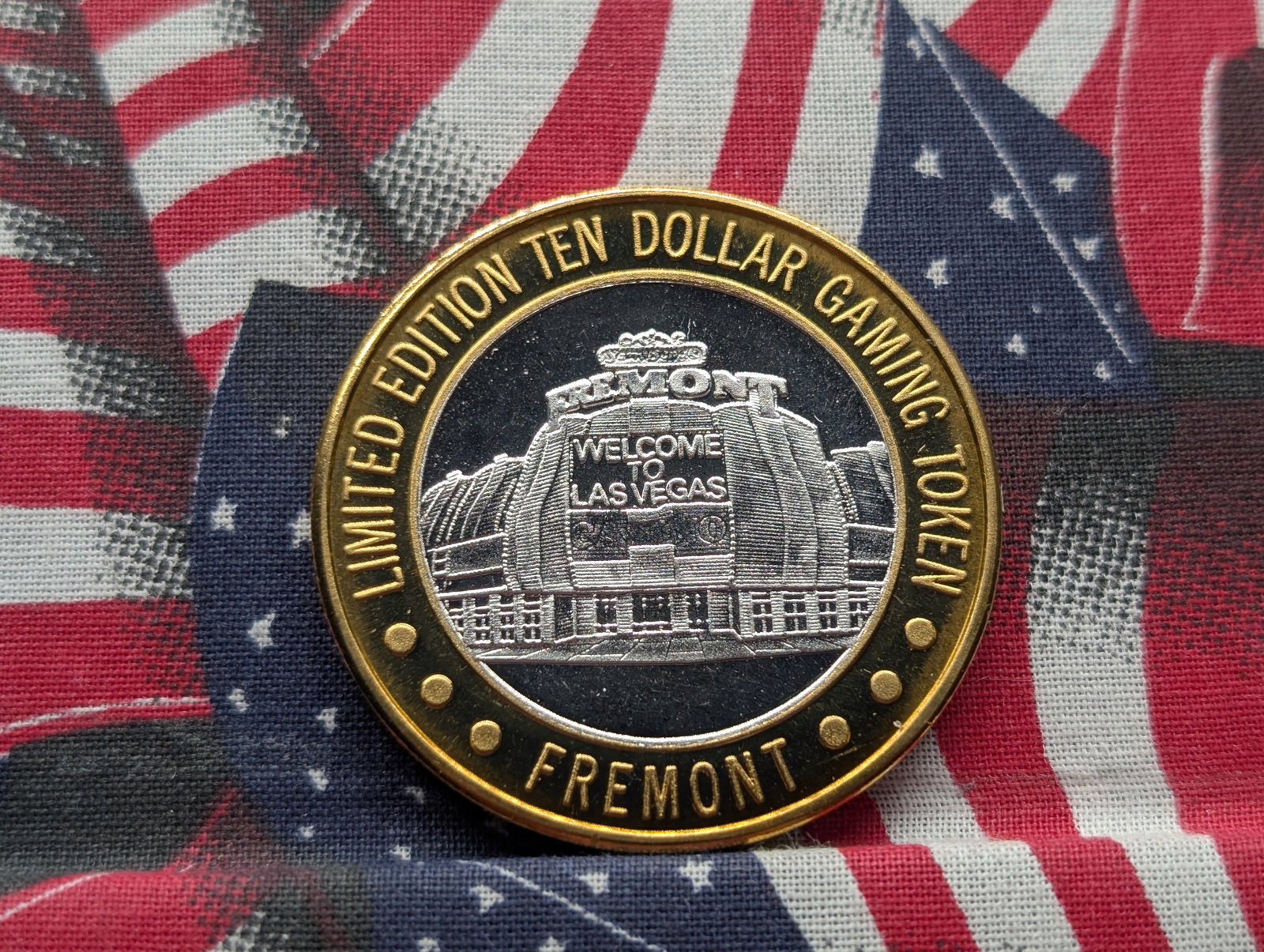 Fremont Gaming Token w/ .999 Fine Silver Center: Fremont Gaming Token w/ .999 Fine Silver Center