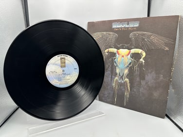 1975 The Eagles One of These Nights Vinyl Album - 7E-1039