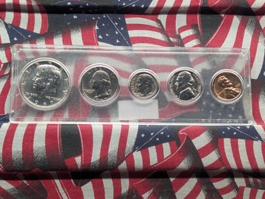 1967 Year Coin Set in Whitman Case - Includes 40% Silver Kennedy Half Dollar