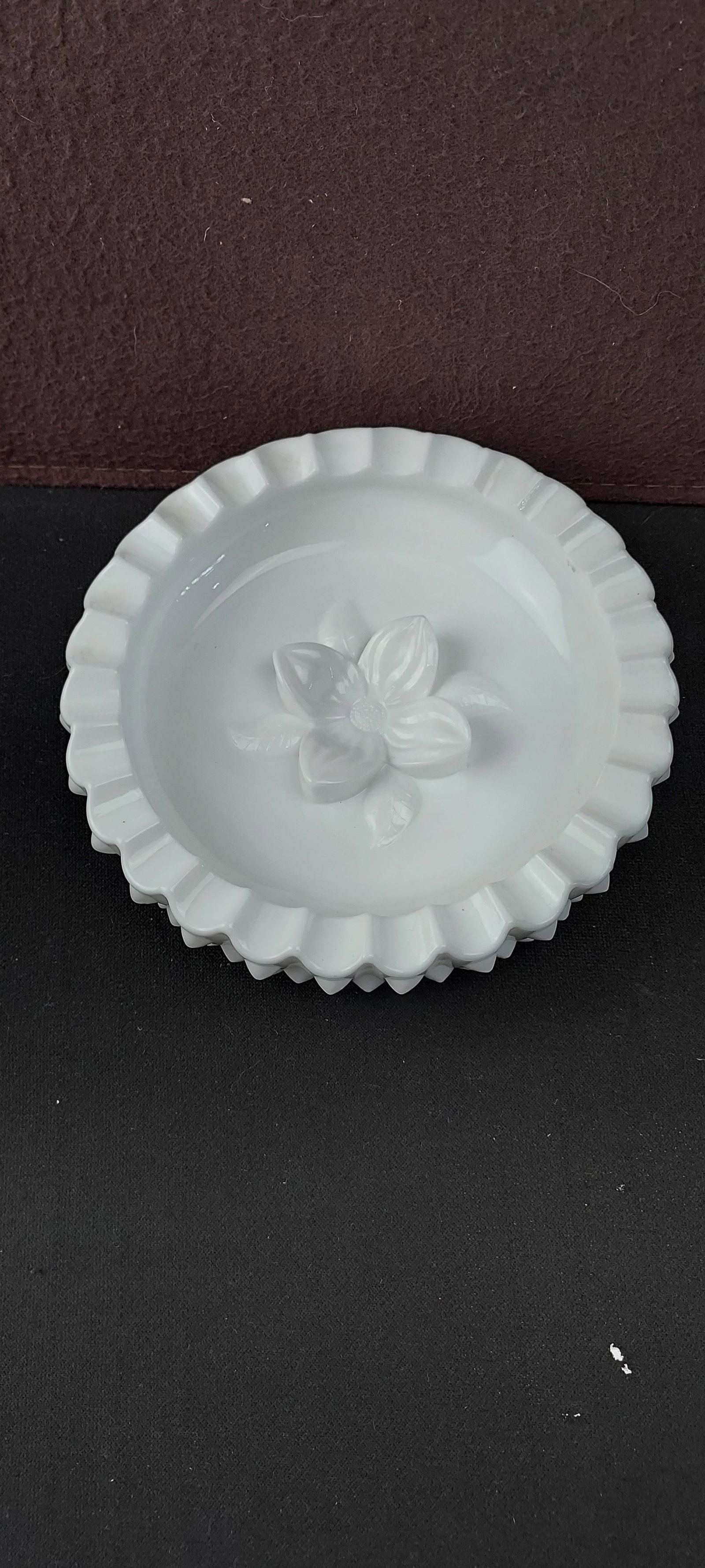 Vintage Fenton White Hobnail Milk Glass Dogwood Ashtray Trinket Dish: This is a Vintage Fenton White Hobnail Milk Glass Dogwood Ashtray or Trinket Dish. Crafted from opaque white glass, the piece features a classic round form with a distinctive ruffled or crimped rim. T