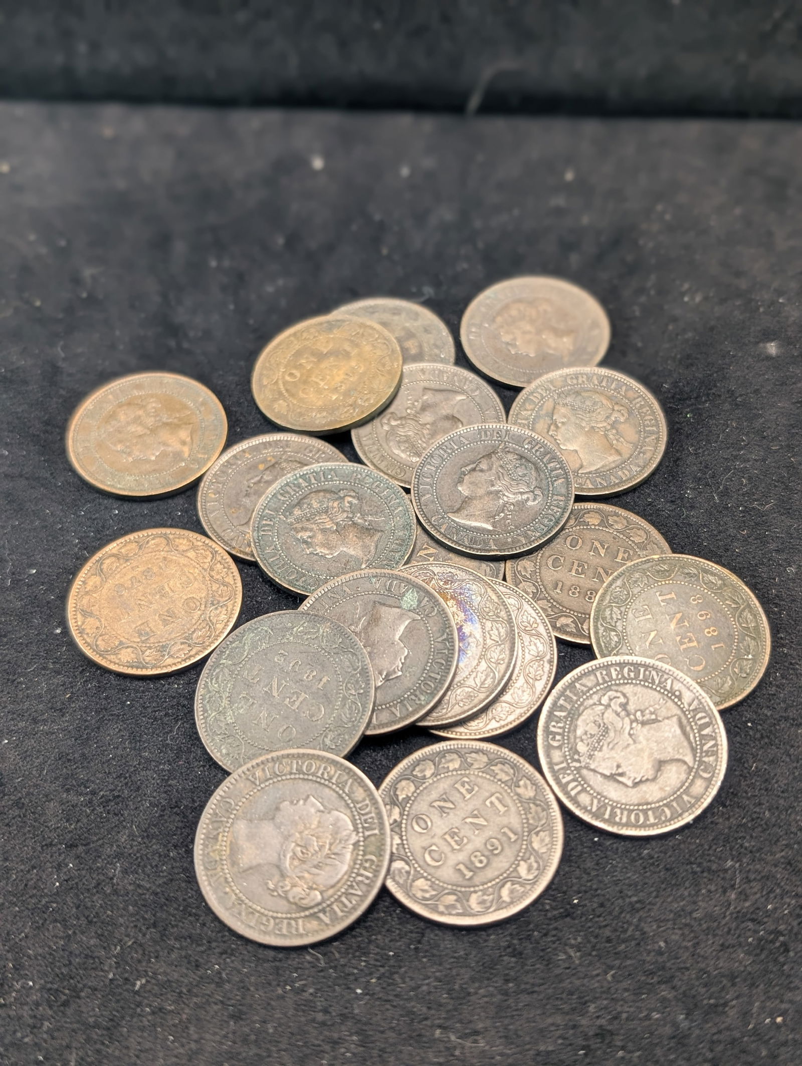Twenty Mixed Date Canada Large Cents. All Dated In 1901 And Before. (1 of 2)