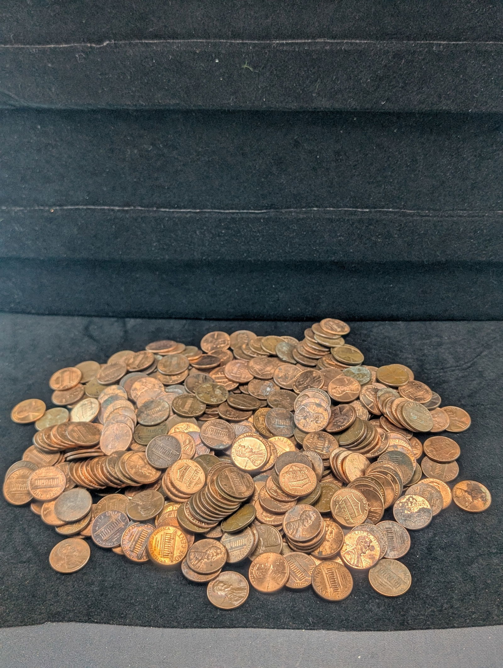 2.5 Lbs. Lincoln Mixed date cents, (400 coins) (1 of 8)