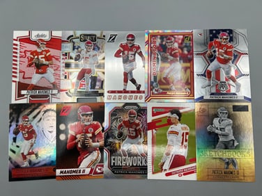Lot of (10) Patrick Mahomes Football Cards