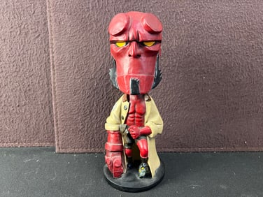 2001 Hellboy Nodder Bobble Head - broken neck - Tough to find - Only 750 made