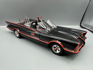 2007 Hot Wheels Classic Die Cast '66 Batman Batmobile 1:18 Scale - Hard to find