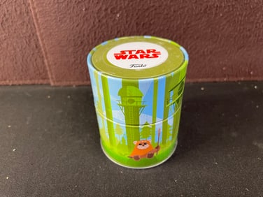 2017 Funko Star Wars Smugglers Bounty Exclusive Sealed Tin - Mini Plush Ewok Keychain?