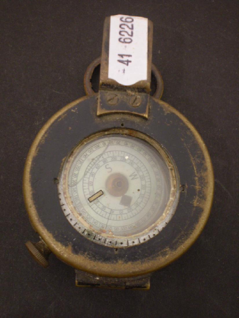 MILITARIA LIQUID FILLED COMPASS T G CO LTD 1940: MILITARIA LIQUID FILLED COMPASS T G CO LTD 1940
