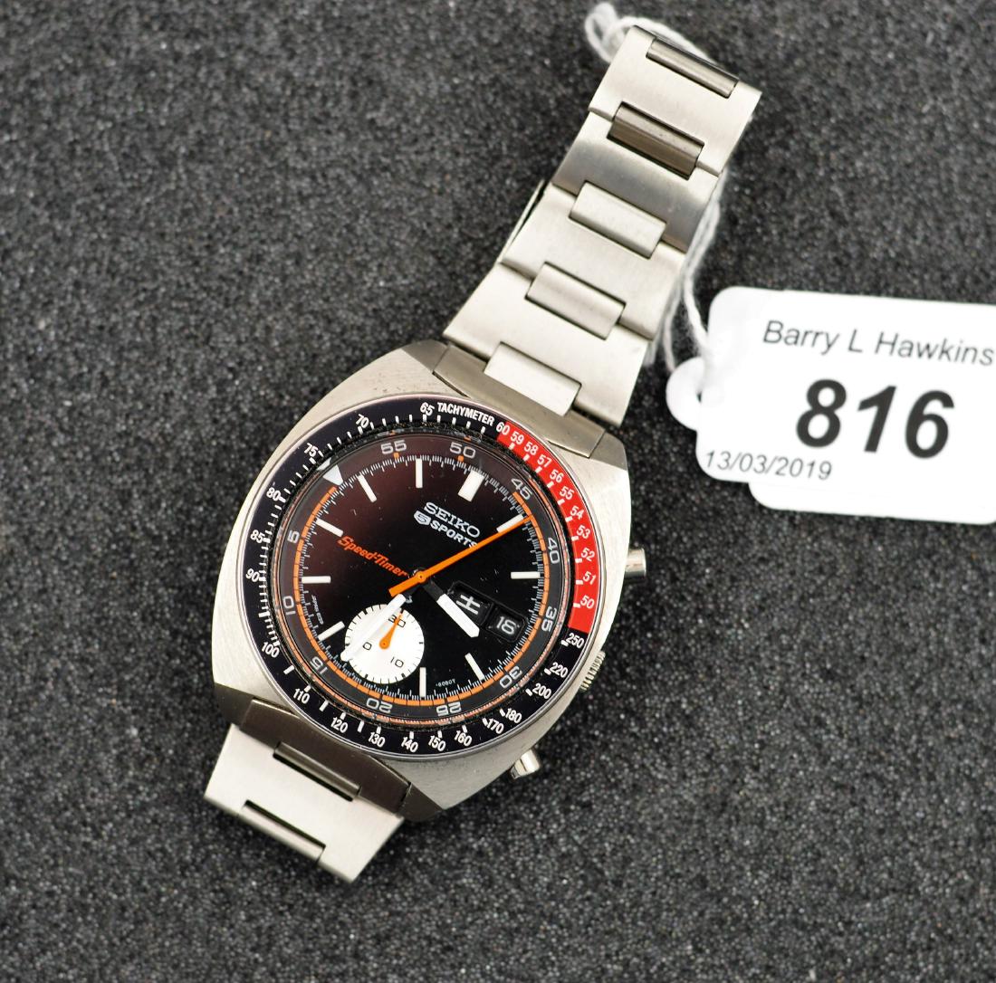 SEIKO 5 SPORTS SPEED TIMER WITH BLACK DIAL DATE: SEIKO 5 SPORTS SPEED TIMER WITH BLACK DIAL DATE APERTURE METAL BRACELET STEEL BACK 6139575356