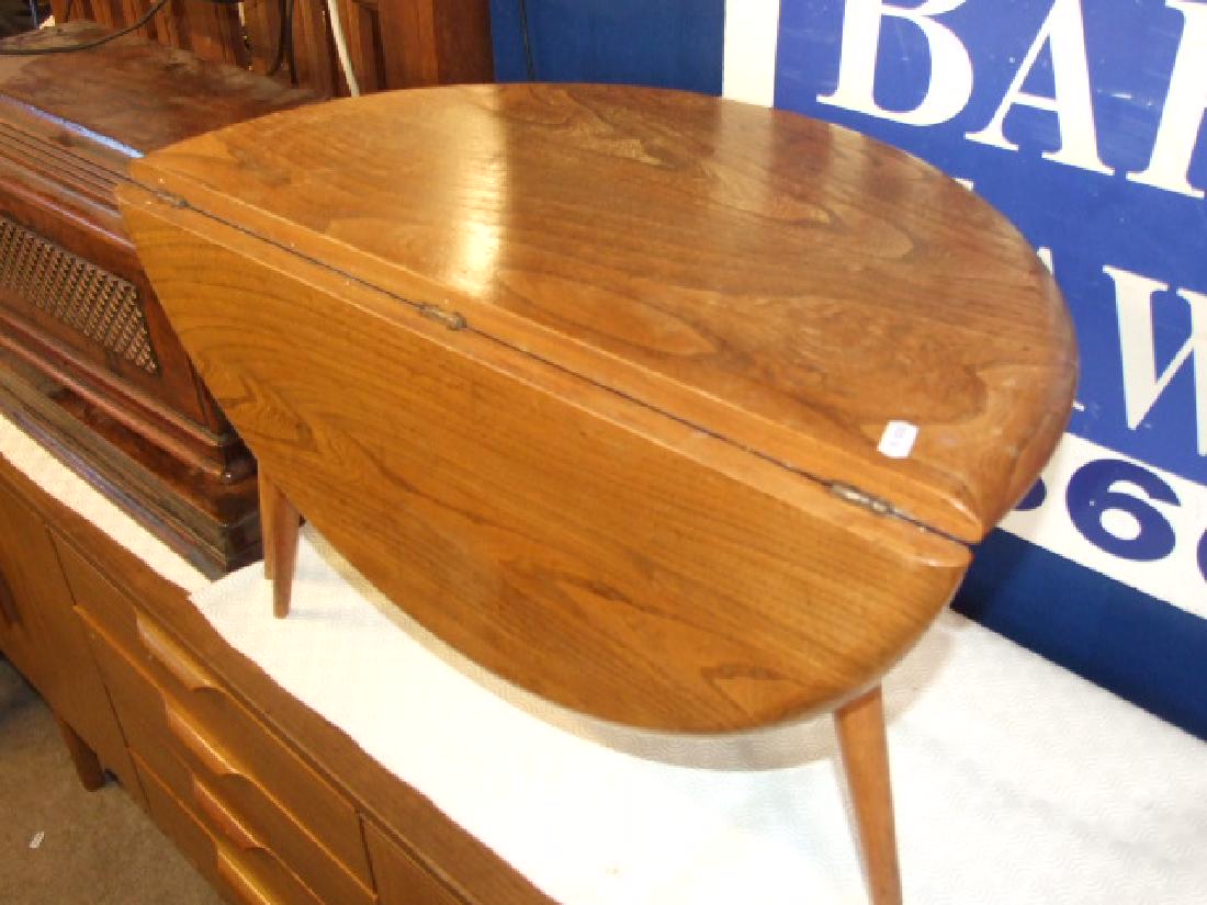 ERCOL DROP LEAF SIDE / COFFEE TABLE SINGLE DROP LEAF: ERCOL DROP LEAF SIDE / COFFEE TABLE SINGLE DROP LEAF HAVING GATELEG ACTION 16 inches tall 24 inches open