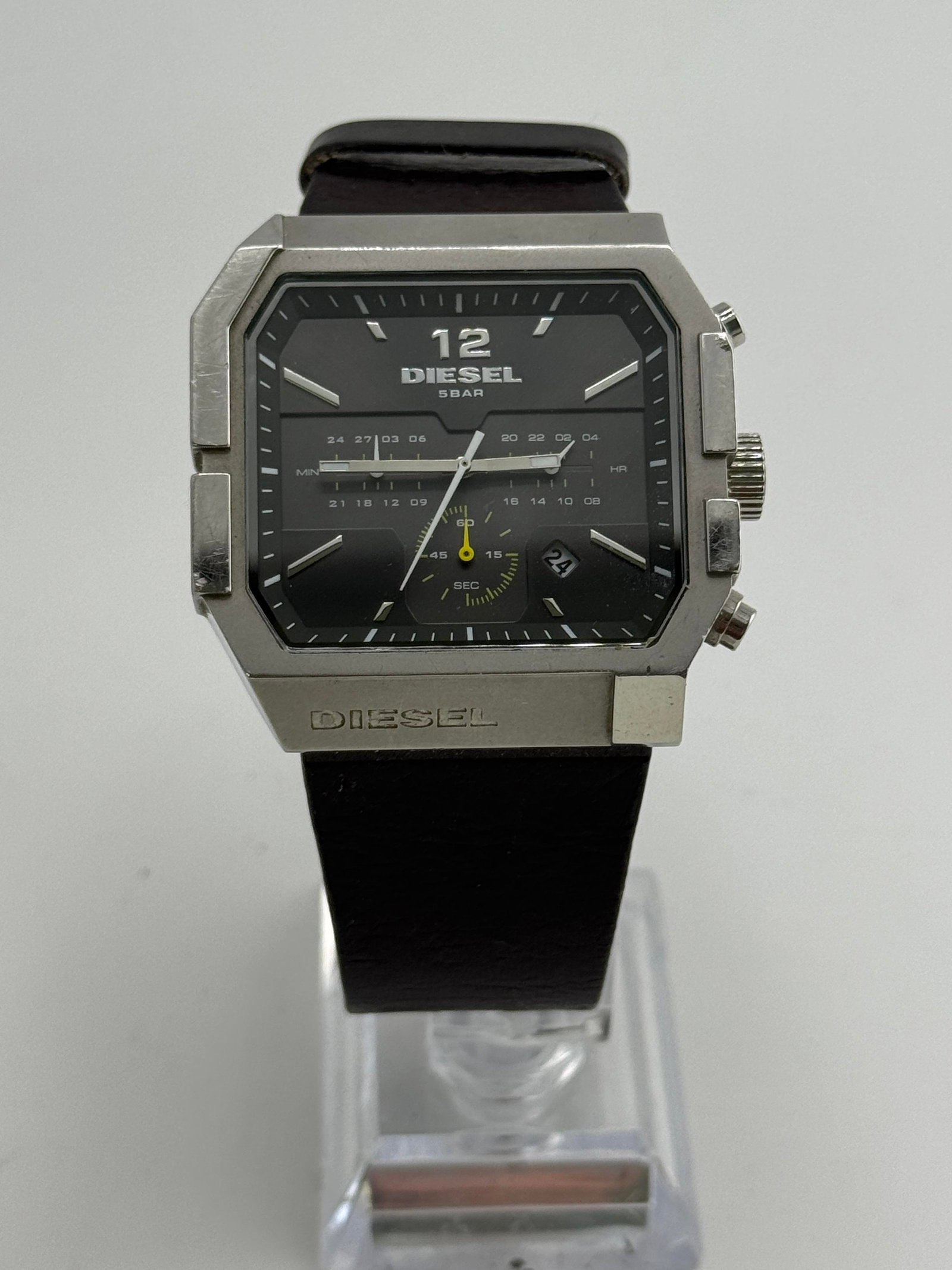 Diesel 'Only the brave' watch: Diesel 'Only the brave' watch, watch only, working at the time of catalogue The working order, accuracy or any implied water resistance of any lots sold is not guaranteed. For more information