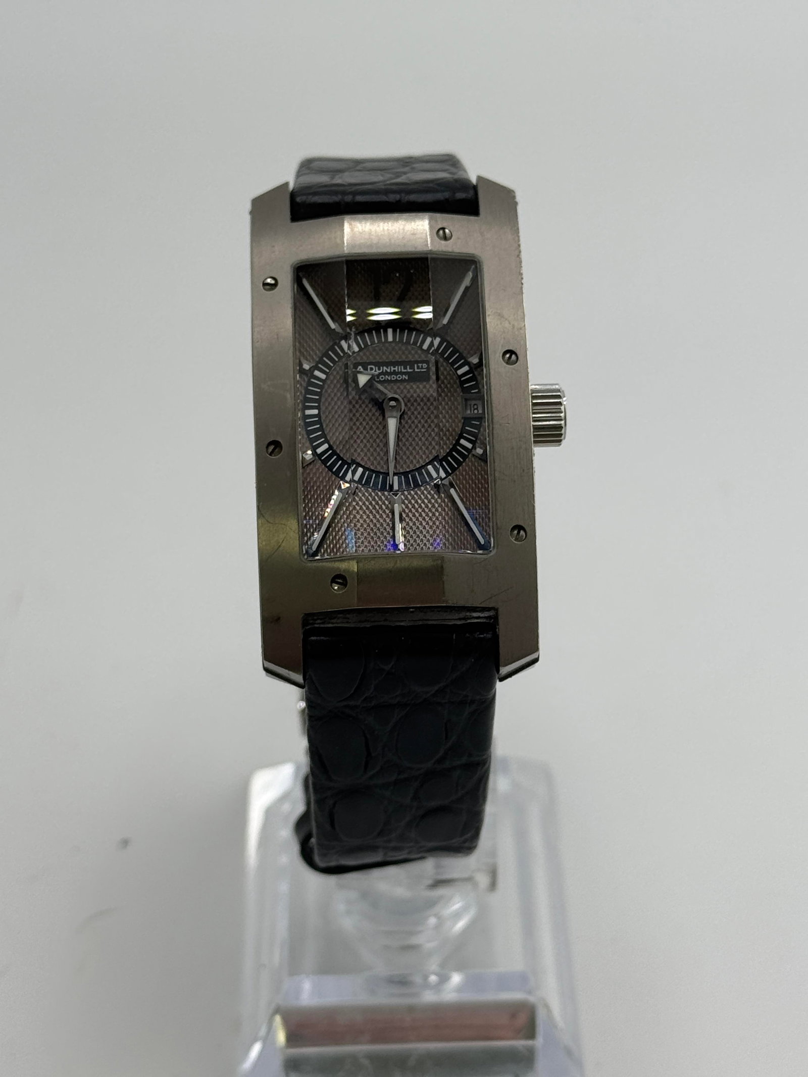 Alfred Dunhill City Tamer 8062: Alfred Dunhill City Tamer 8062, watch only, working at the time of catalogue The working order, accuracy or any implied water resistance of any lots sold is not guaranteed. For more information