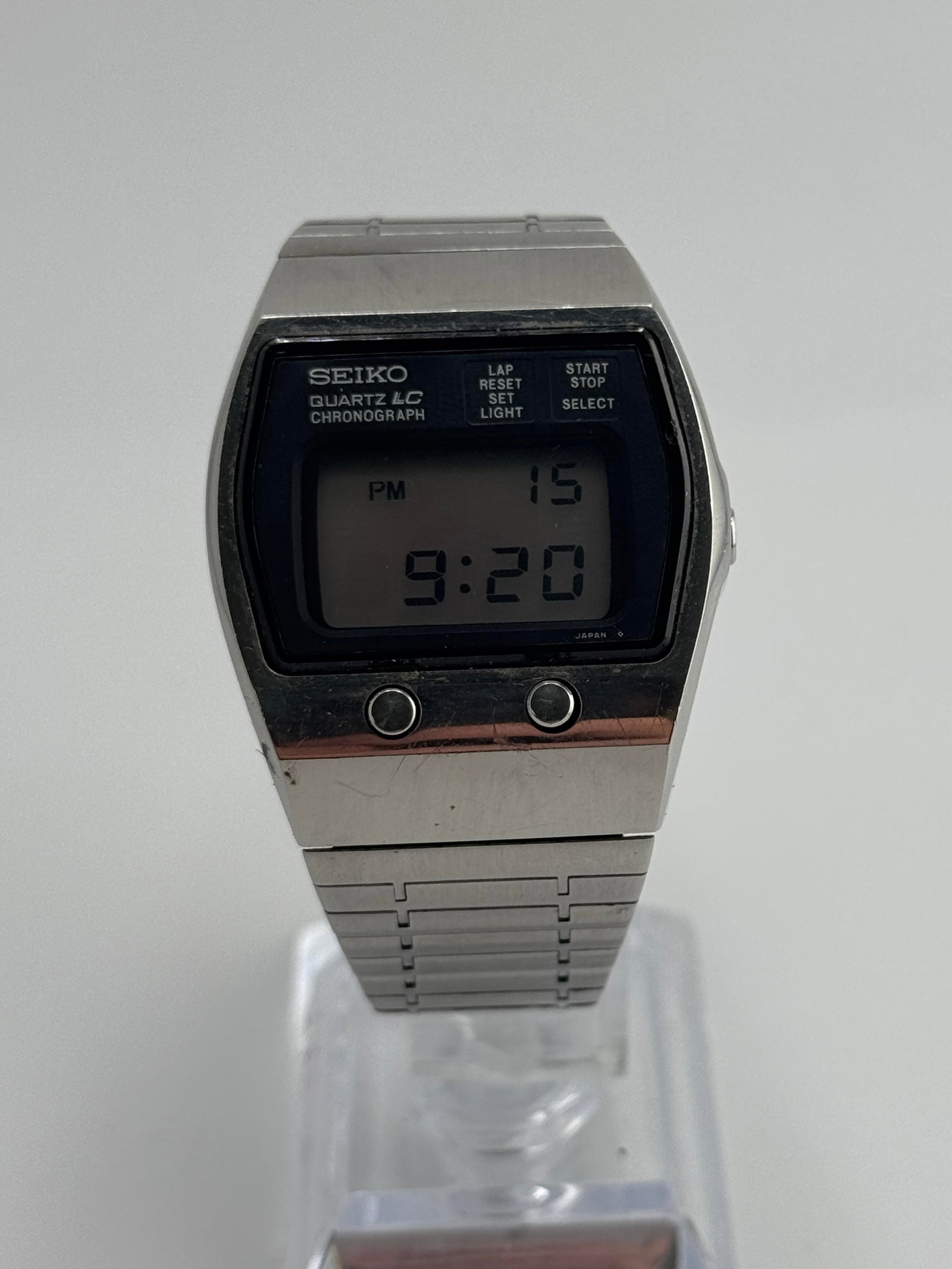 Seiko 0634-5009 LCD Watch: Seiko 0634-5009 LCD, watch only, working at the time of catalogue The working order, accuracy or any implied water resistance of any lots sold is not guaranteed. For more information including