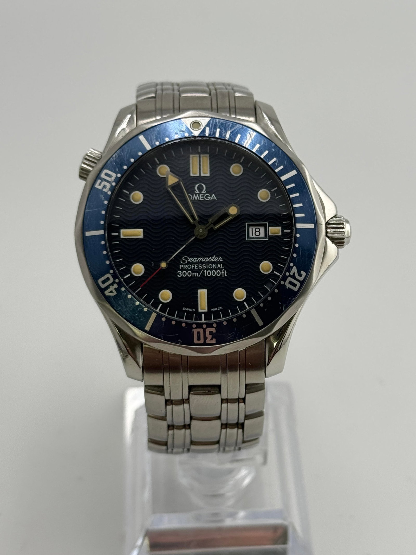 Omega Seamaster 300M ref 25418000: Omega Seamaster 300M, with box and papers, working at the time of catalogue The working order, accuracy or any implied water resistance of any lots sold is not guaranteed. For more information