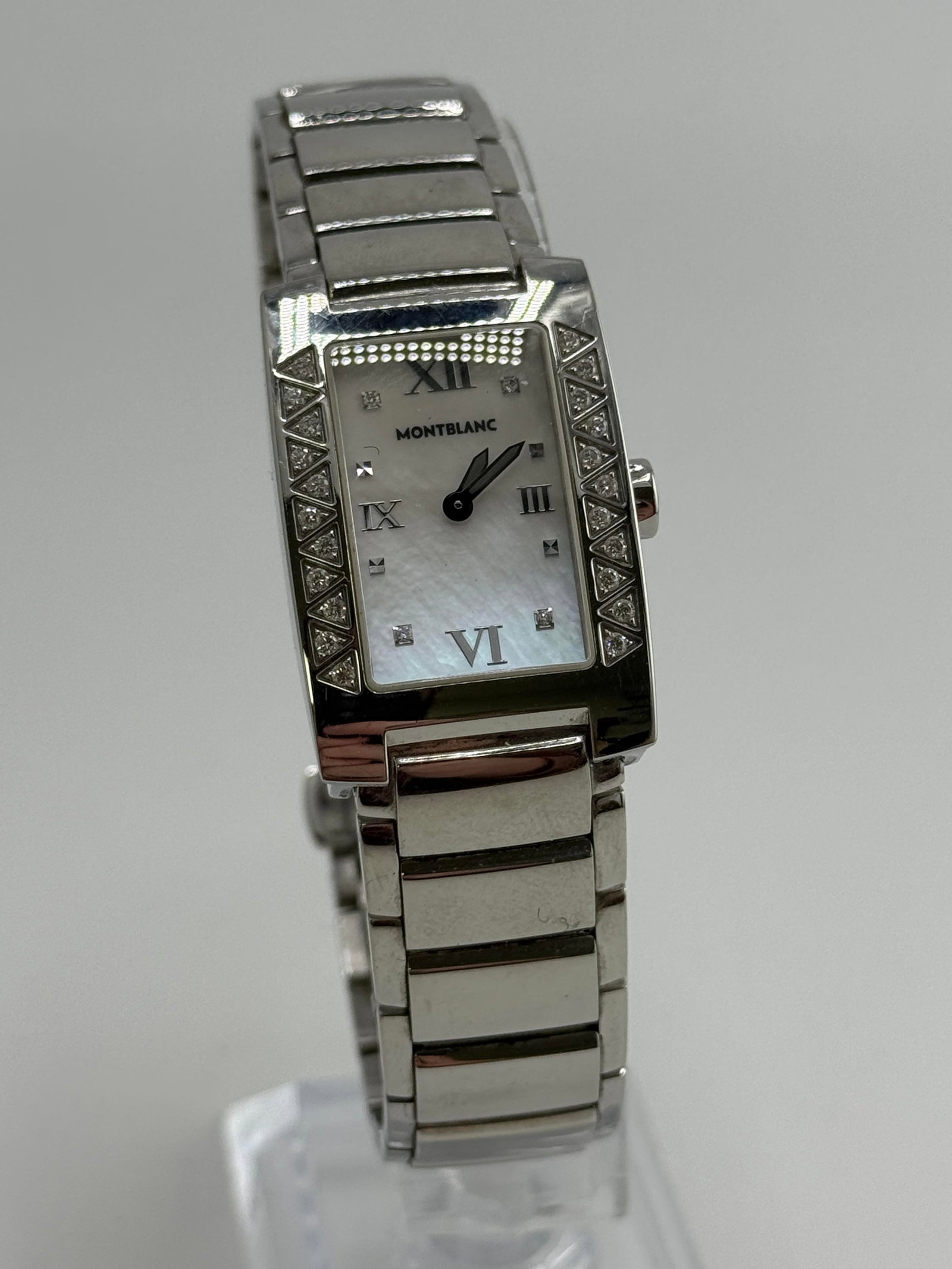 Mont Blanc SH2817 Ladies: Mont Blanc SH2817 Ladies, watch only, working at the time of catalogue The working order, accuracy or any implied water resistance of any lots sold is not guaranteed. For more information including