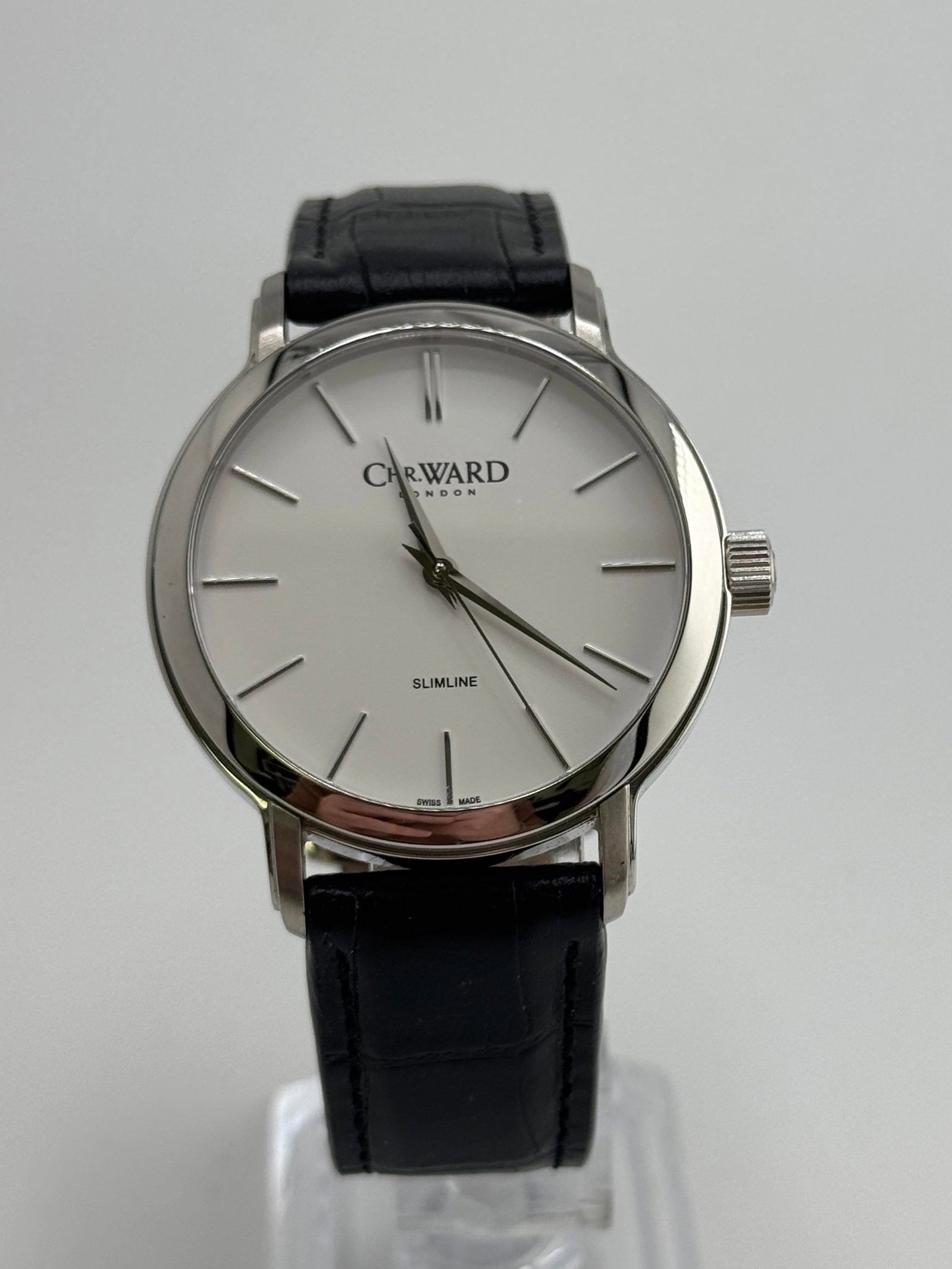 Christopher Ward Slim Line Watch: Christopher Ward Slim Line, with box and service papers, working at the time of catalogue The working order, accuracy or any implied water resistance of any lots sold is not guaranteed. For more