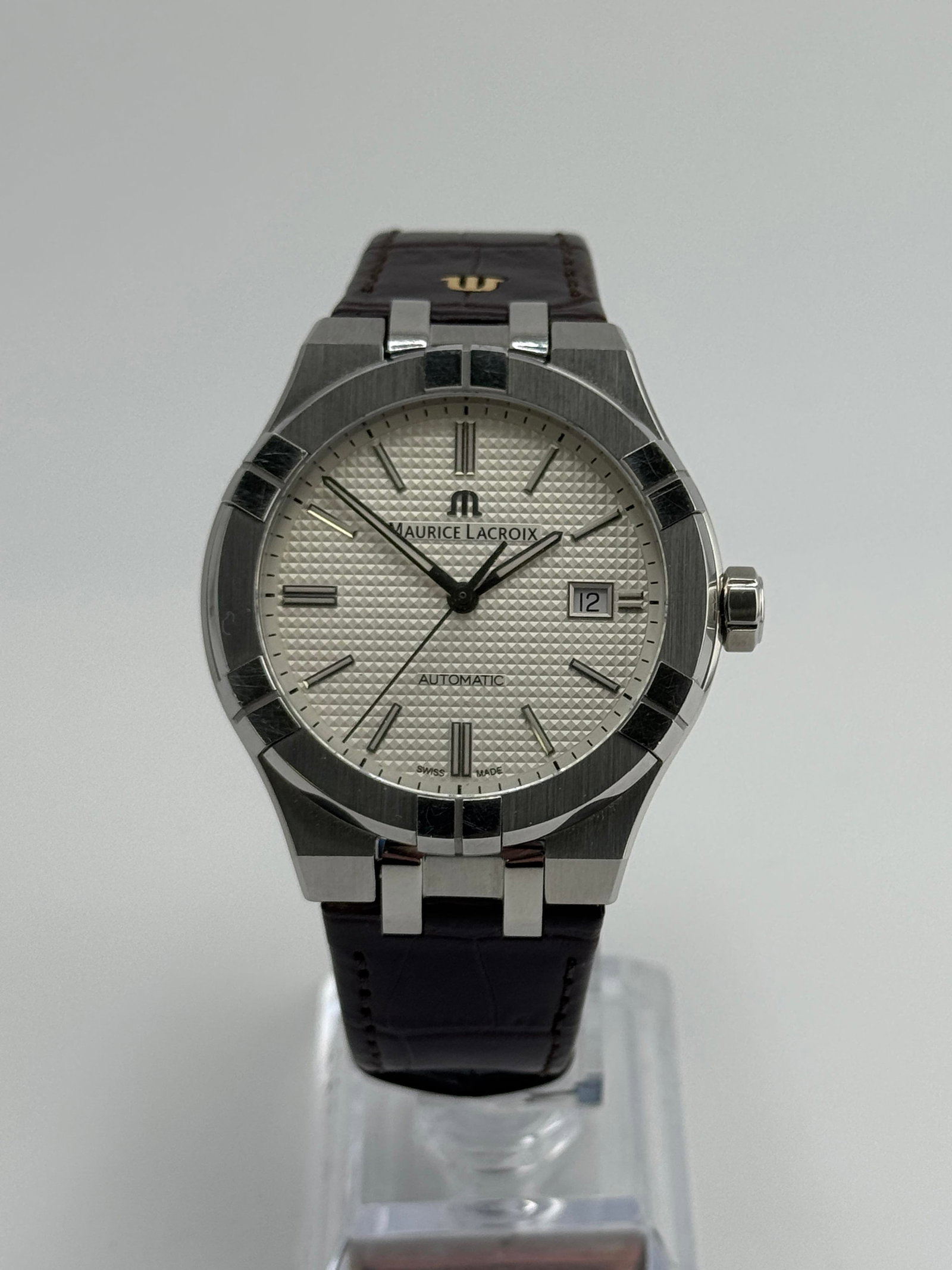Maurice Lacroix Watch AX94308: Maurice Lacroix Watch AX94308, box, working at the time of catalogue The working order, accuracy or any implied water resistance of any lots sold is not guaranteed. For more information including