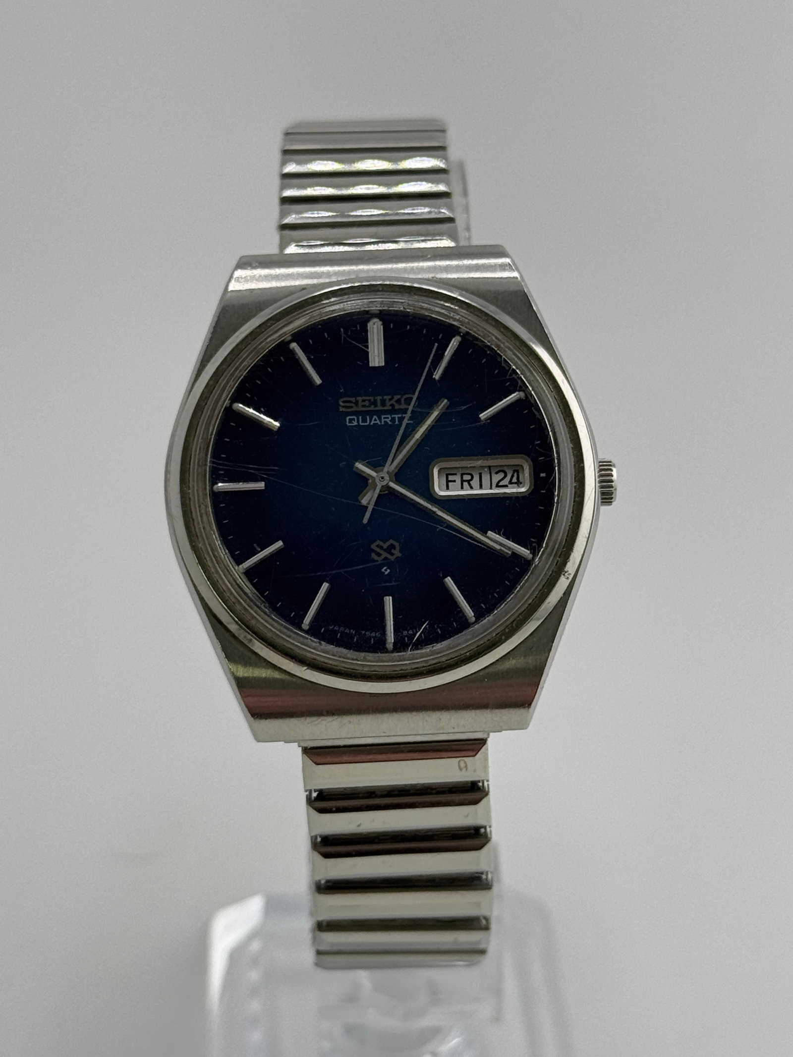 Seiko Watch 7546-8200: Seiko Watch 7546-8200, watch only, working at the time of catalogue The working order, accuracy or any implied water resistance of any lots sold is not guaranteed. For more information including