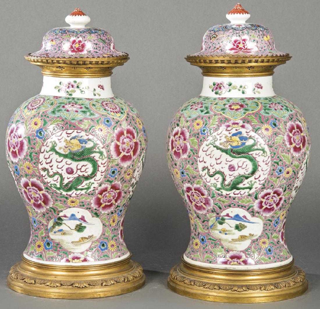 Pair of large earthenware jars in Chinese porcelain (1 of 1)