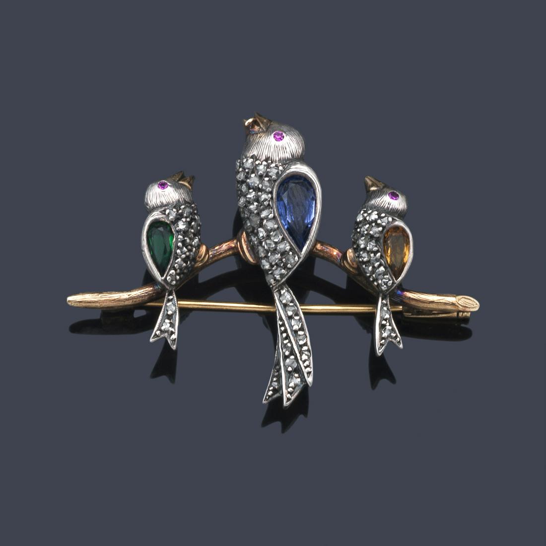 Brooch with three swallows sat upon a branch in 18K (1 of 1)