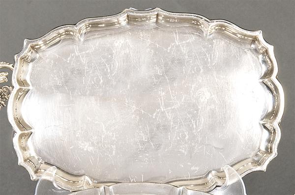 Elongated tray of wavy edge of Spanish silver punctured (1 of 1)