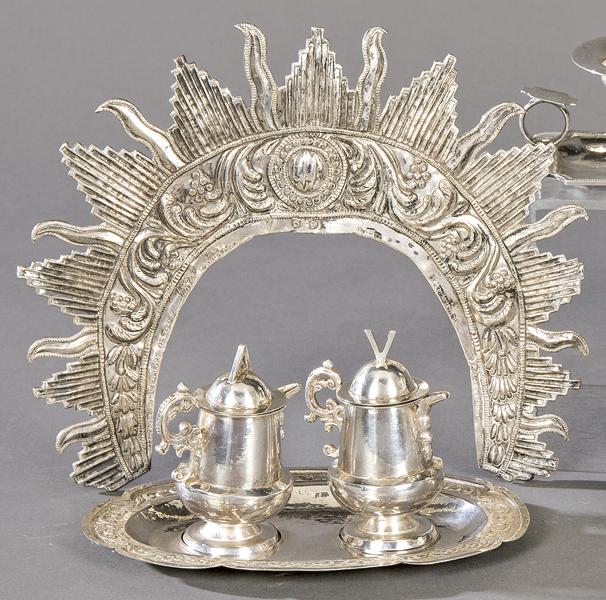 Silver Powers for the Virgin Dressing Room with: Silver Powers for the Virgin Dressing Room with inscription "La Señora Mónica Molina in 1842 to Our Lady of the Rosary of Carneserias".With embossed and chiseled decoration of roloes and schematic f