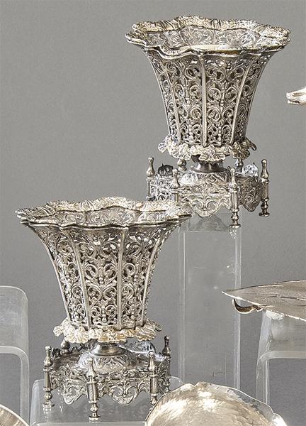 Pair of Turkish silver cups punched first third 20th (1 of 1)