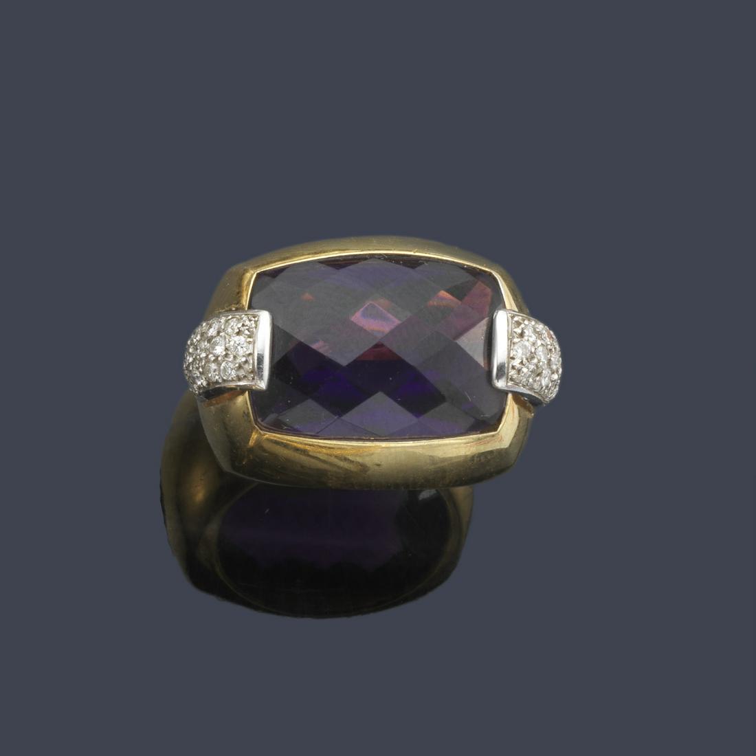 Ring with faceted amethyst quartz with two diamond (1 of 1)