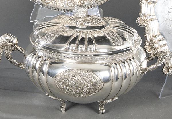 Spherical tureen of Spanish silver punched 1st Law of (1 of 1)