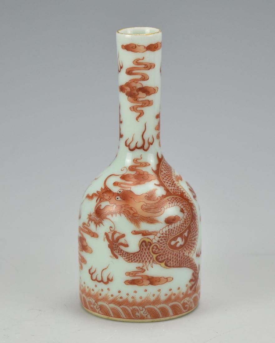 A Chinese Iron-Red Dragon Vase,19th C. (1 of 8)